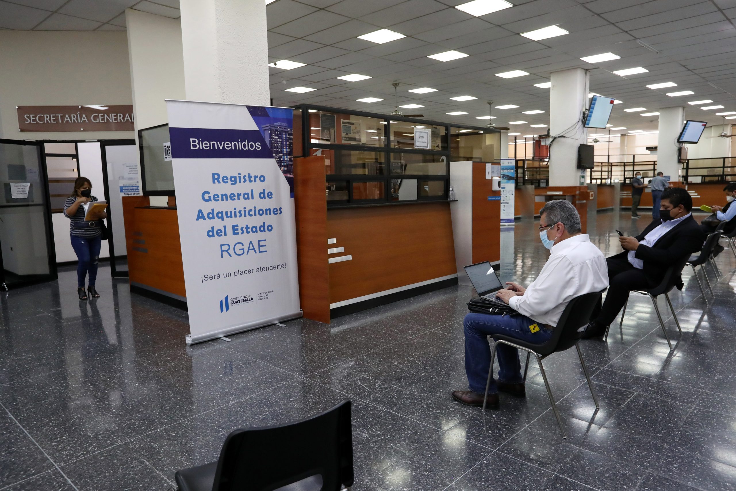 Detectan tres factores que retrasan trámite en el Registro de Contratación Pública – Prensa Libre