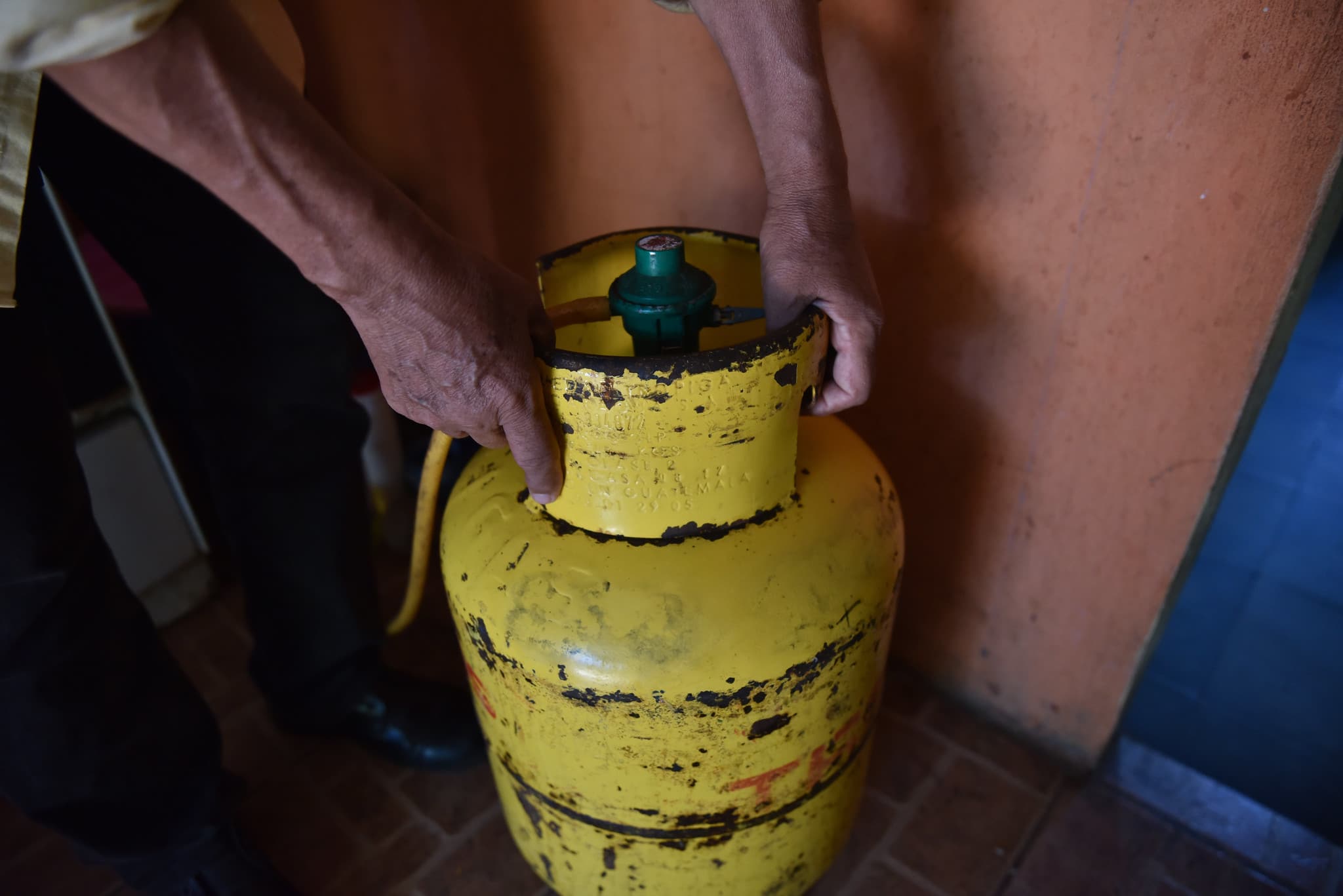 Distribuidores aumentan el precio del gas licuado por el silencio del INE