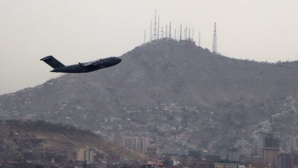 Estados Unidos completa retiro del país luego de que los últimos vuelos salgan de Kabul – Prensa Libre
