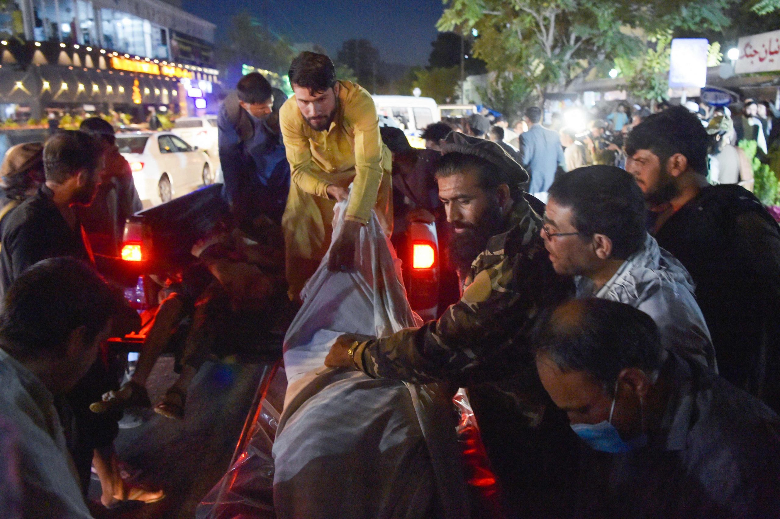 Imágenes crudas del doble ataque al aeropuerto de Kabul (muertos, heridos y evacuaciones por huir del nuevo régimen talibán) – Prensa Libre