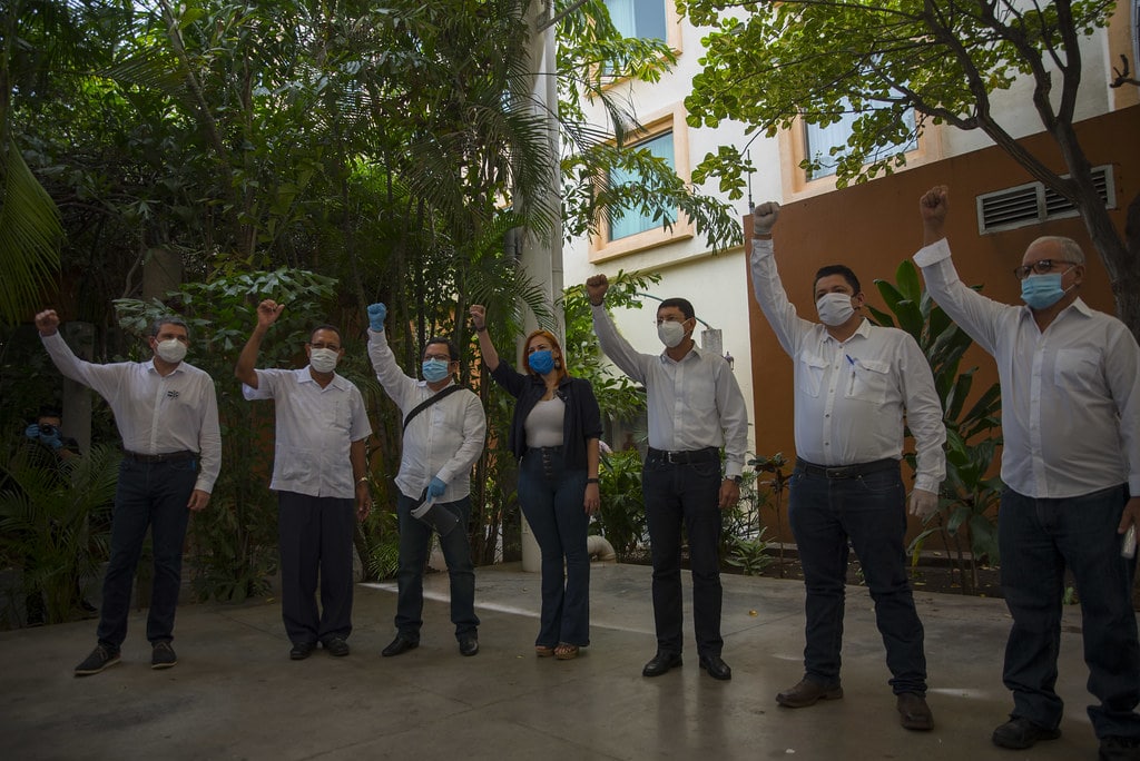 La oposición decapitada busca crear un interlocutor ante el golpe electoral