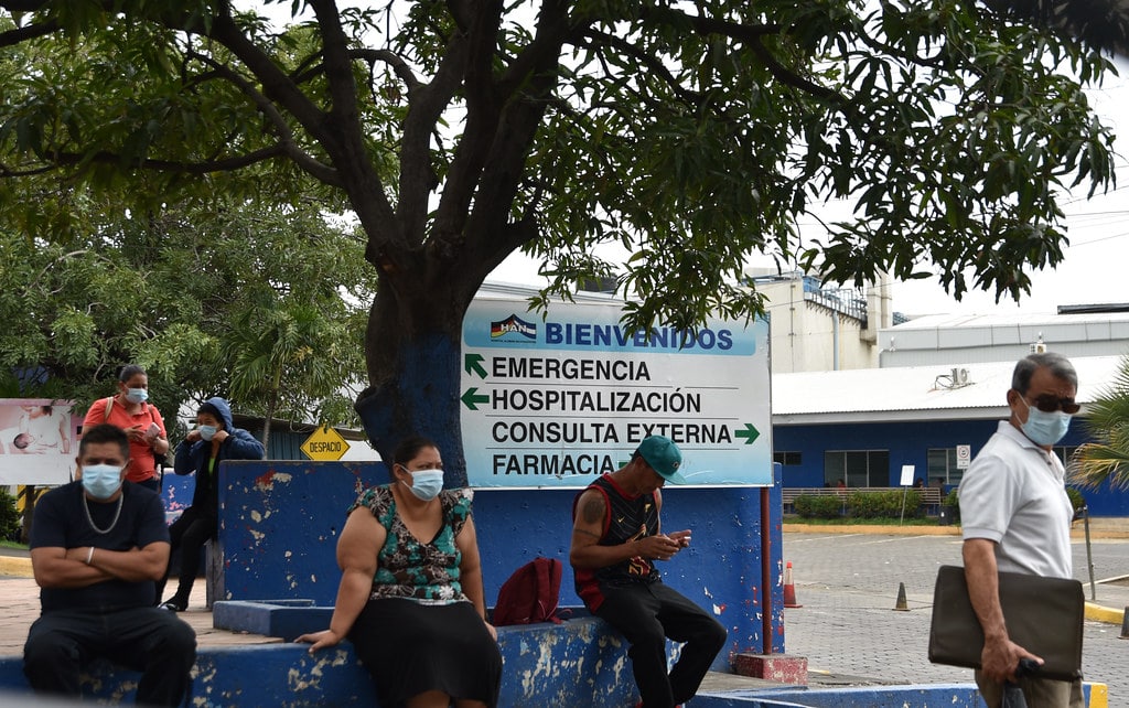 El hospital nicaragüense alemán solo atiende “casos de covid”: 250 pacientes