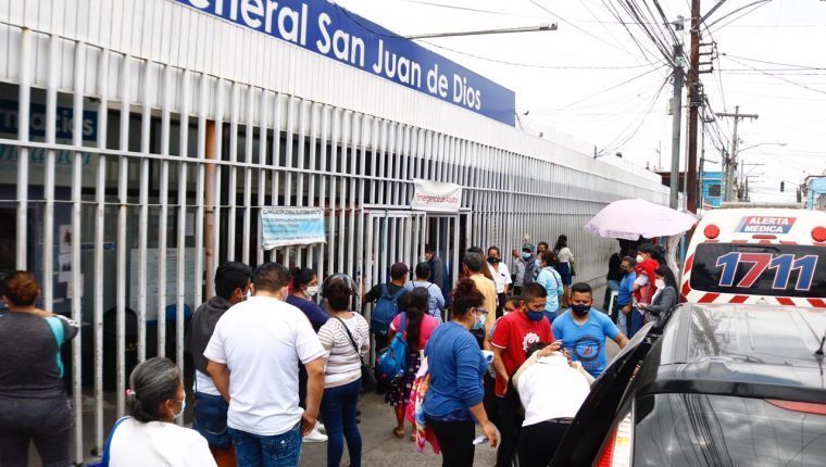 Médicos del hospital San Juan de Dios denuncian saturación, a medida que se multiplican los casos de covid-19 – Prensa Libre