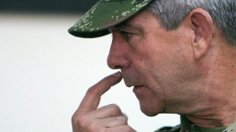 Quién es Mario Montoya, el general colombiano acusado de 104 homicidios “falsos positivos” (y actor clave en la guerra de Colombia)