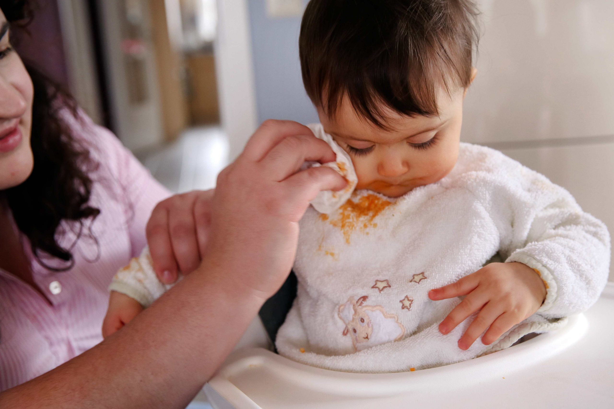 Cómo quitar las manchas difíciles de la ropa infantil – Prensa Libre