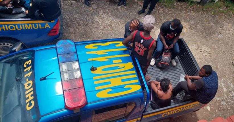 Encuentran en Esquipulas a 11 haitianos y un brasileño que permanecieron irregularmente en el país – Prensa Libre