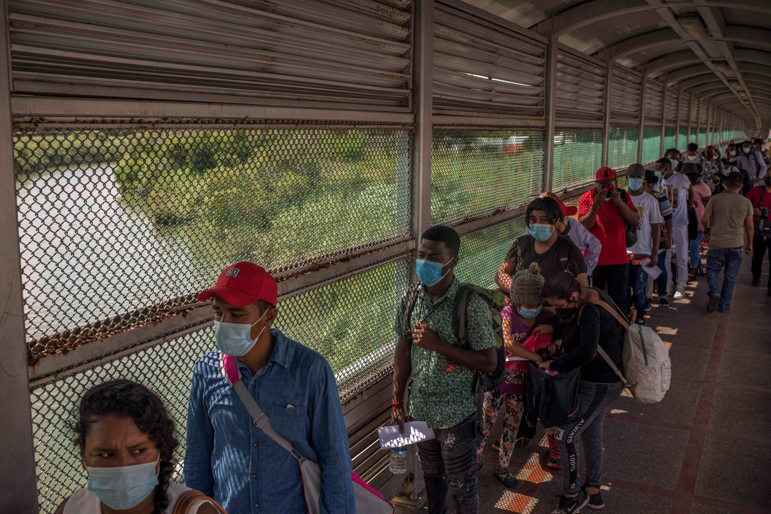 Gobierno de Biden gana tiempo para reformular políticas migratorias – Prensa Libre