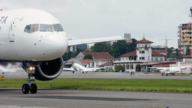 “Hay cada vez más vuelos” o cómo se están recuperando las aerolíneas, algunas con ofertas para los viajeros – Prensa Libre