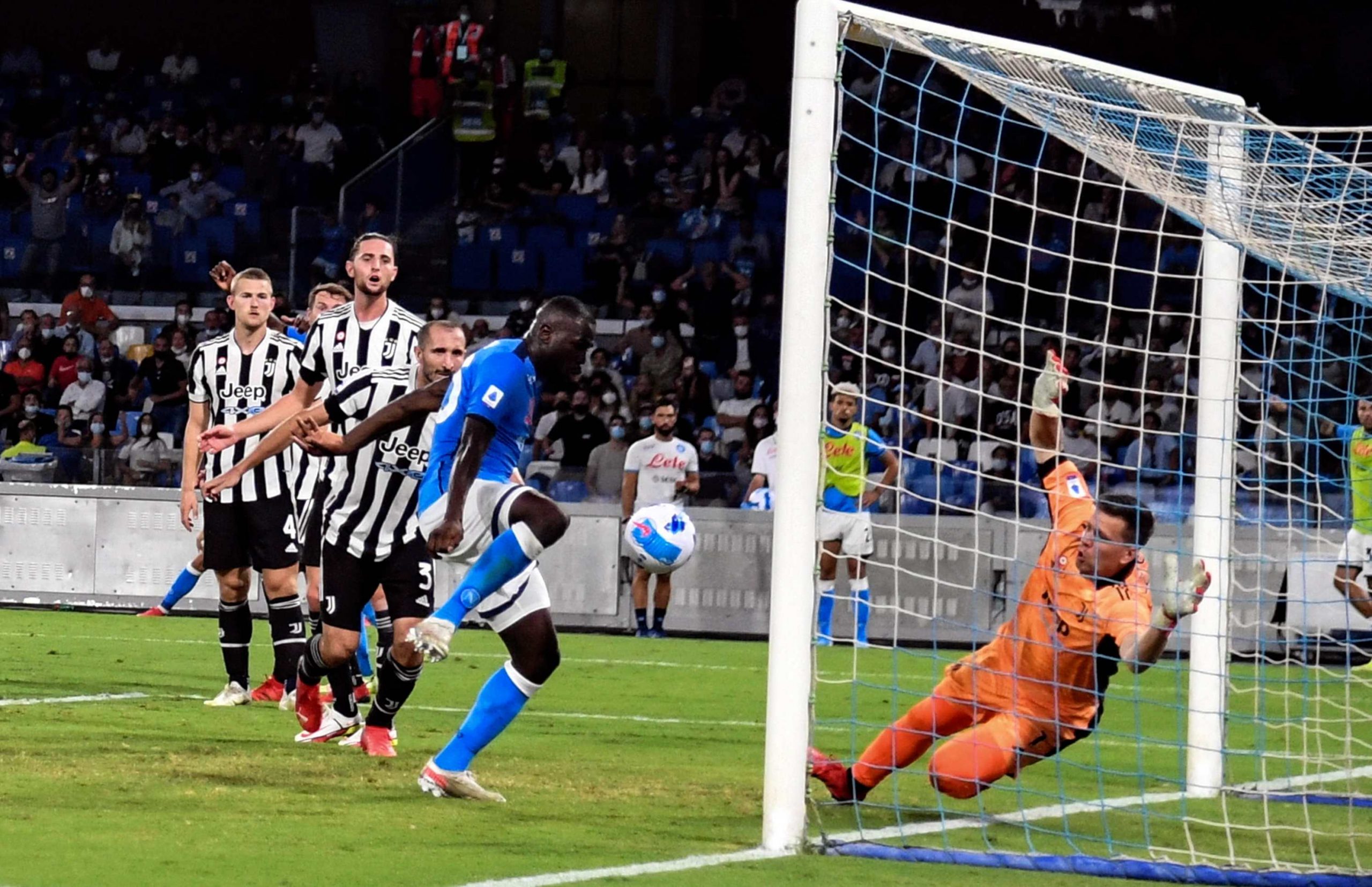 Juventus se autodestruye ante el Nápoles y sigue sin ganar – prensa Libre