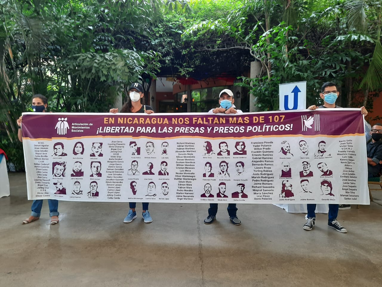 La unidad nacional azul y blanca pasa a la clandestinidad