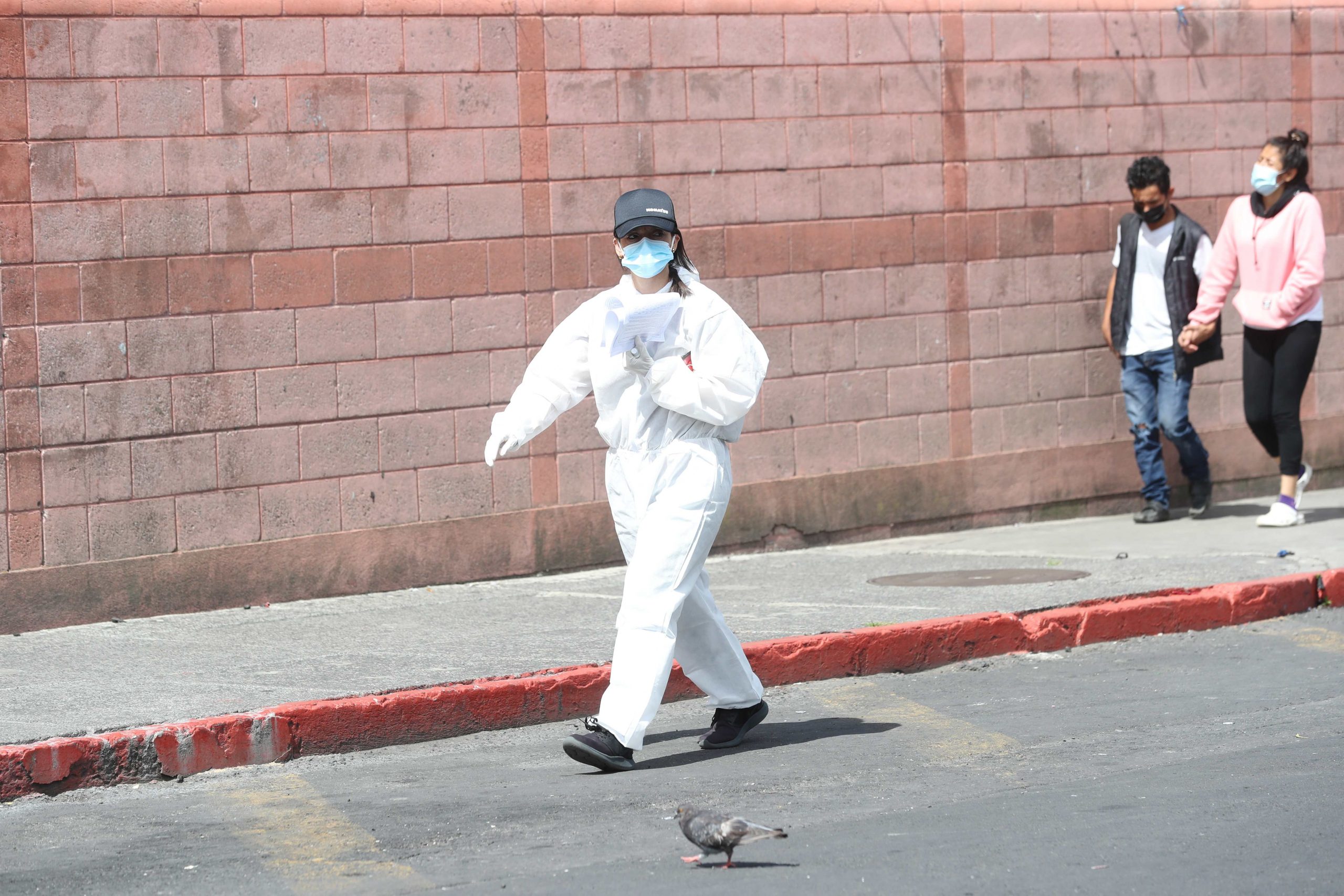 “Mientras los parlamentarios discuten, la gente se muere”, dicen los médicos en espera de la ley de emergencia – Prensa Libre