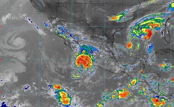 Peligrosa tormenta se forma cerca de la costa mexicana, advierte sobre posibles inundaciones – Prensa Libre