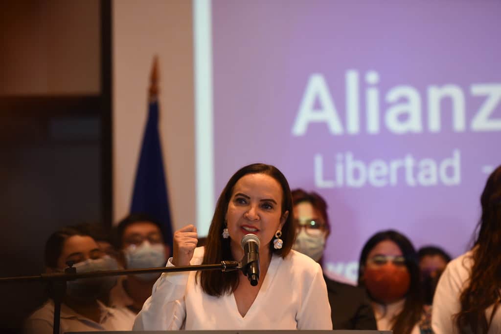 Todos los juicios políticos deben ser “declarados nulos”
