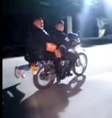 Video: ¿Qué sabemos del hombre que conducían dos policías en motocicleta en Amatitlán?